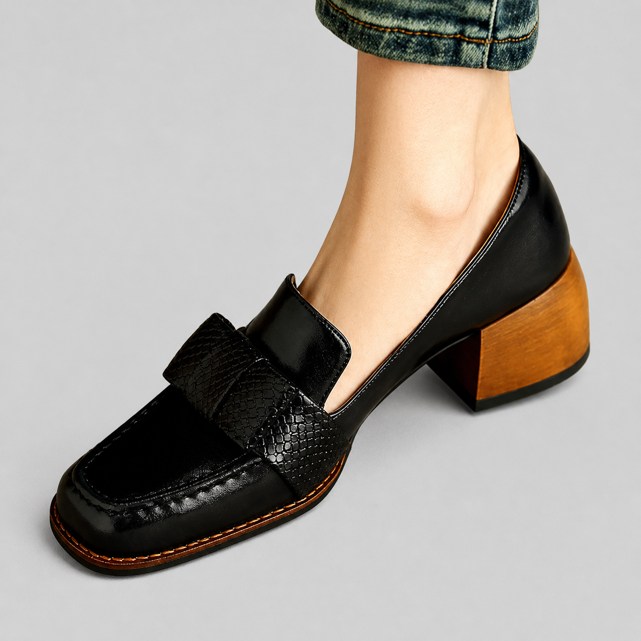 Black / 40