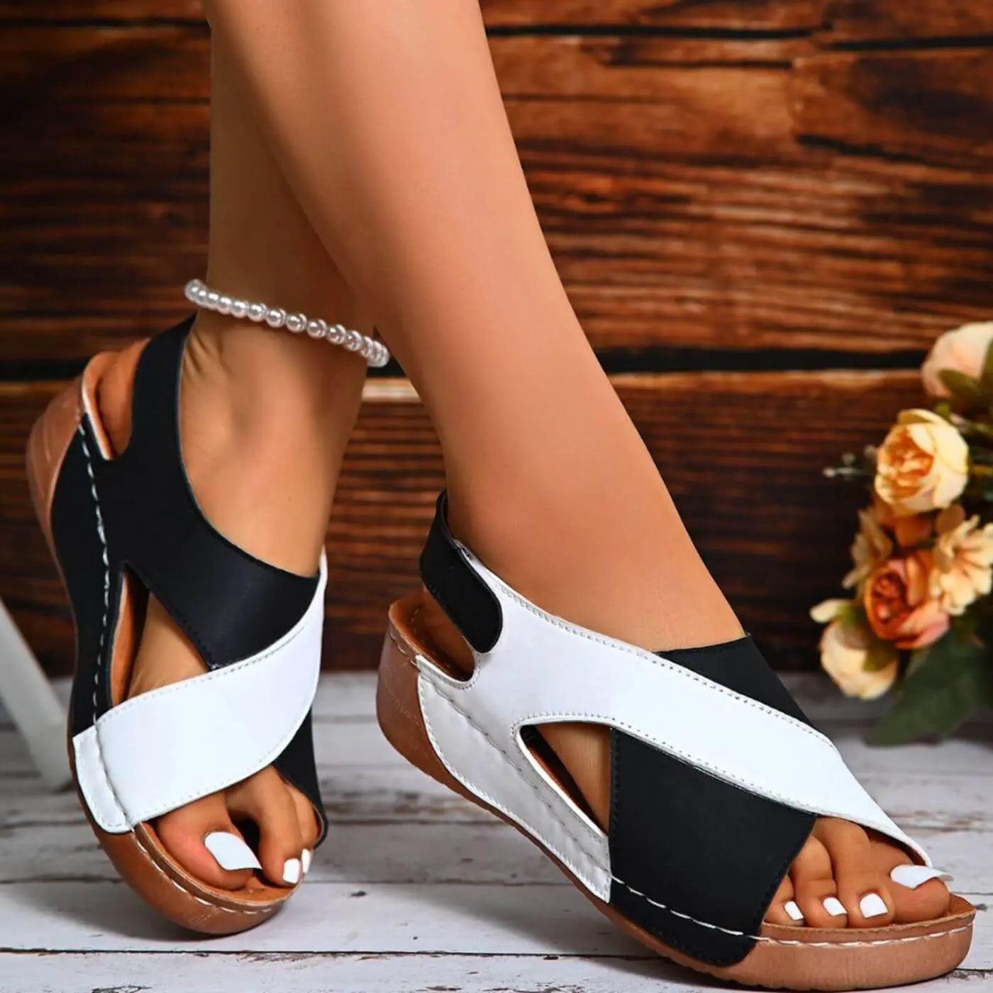 White/Black / 43
