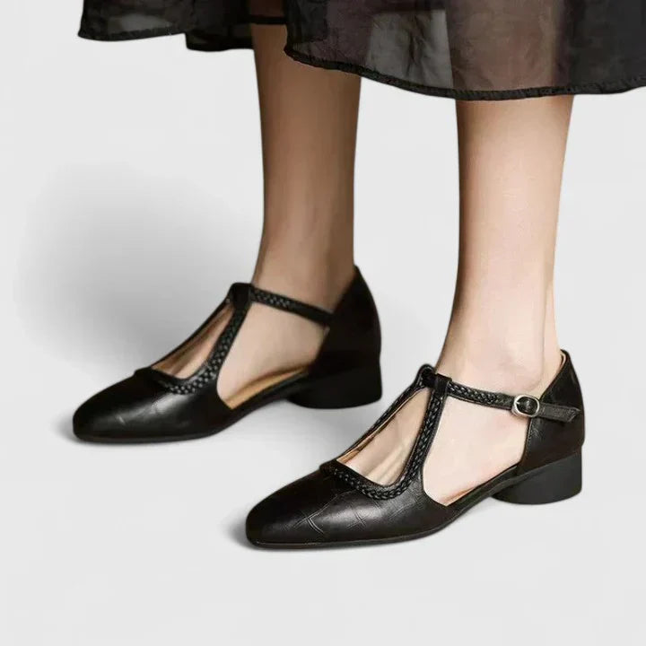 Black / 8 US | 39 EU