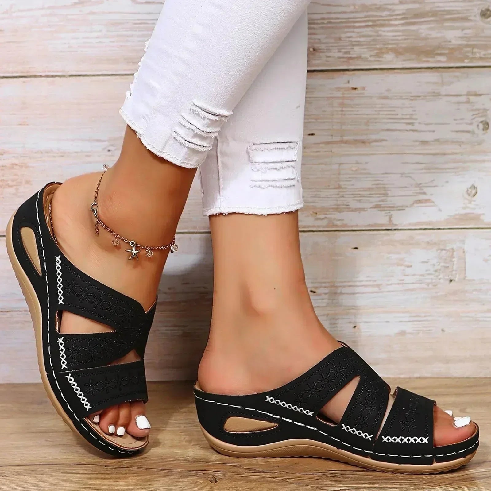 Black / 10