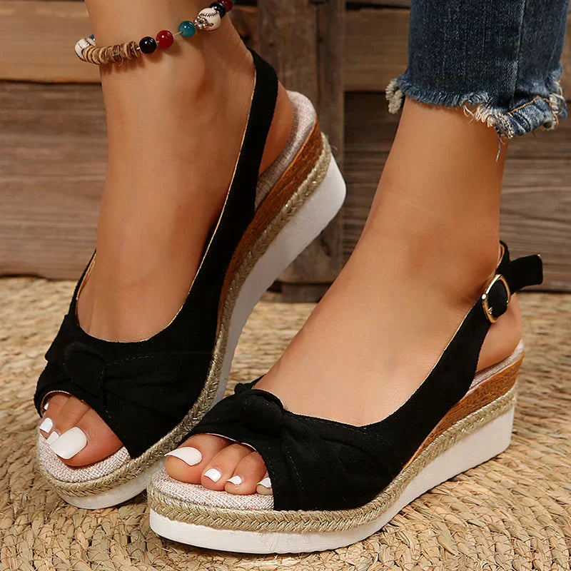 Black / 11