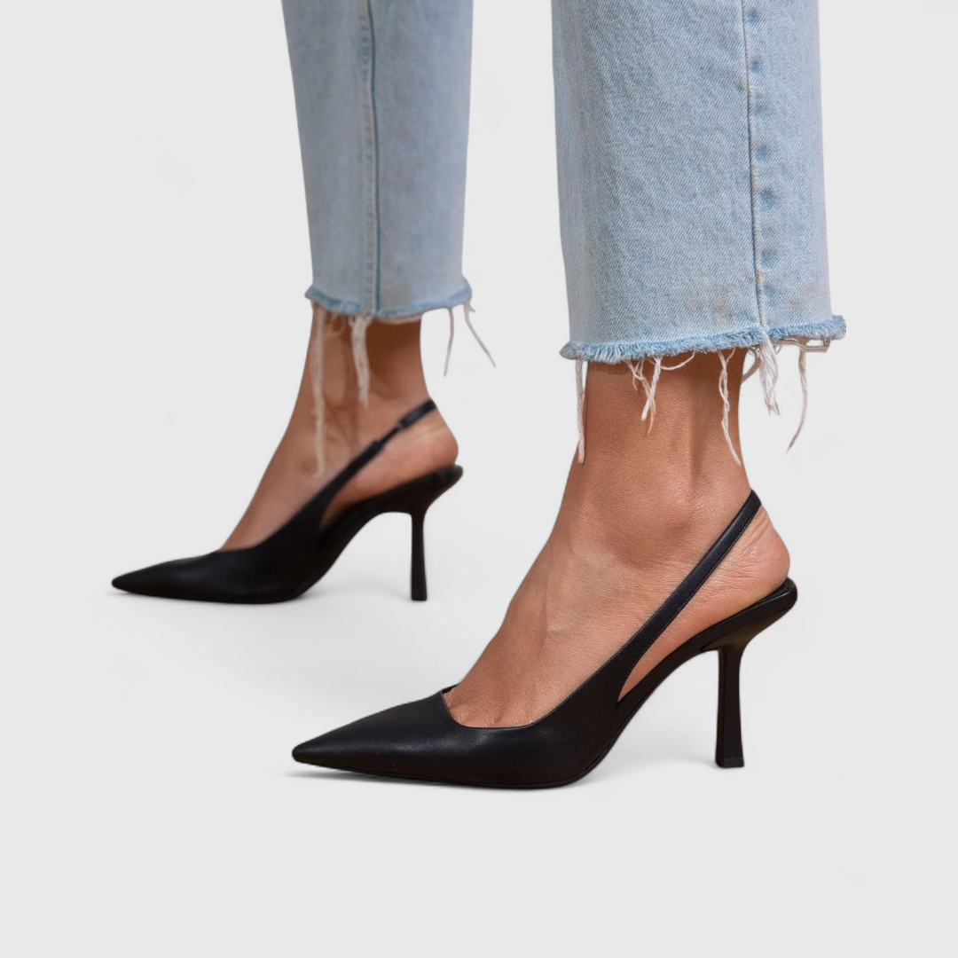 Black Leather / 10 US | 41 EU